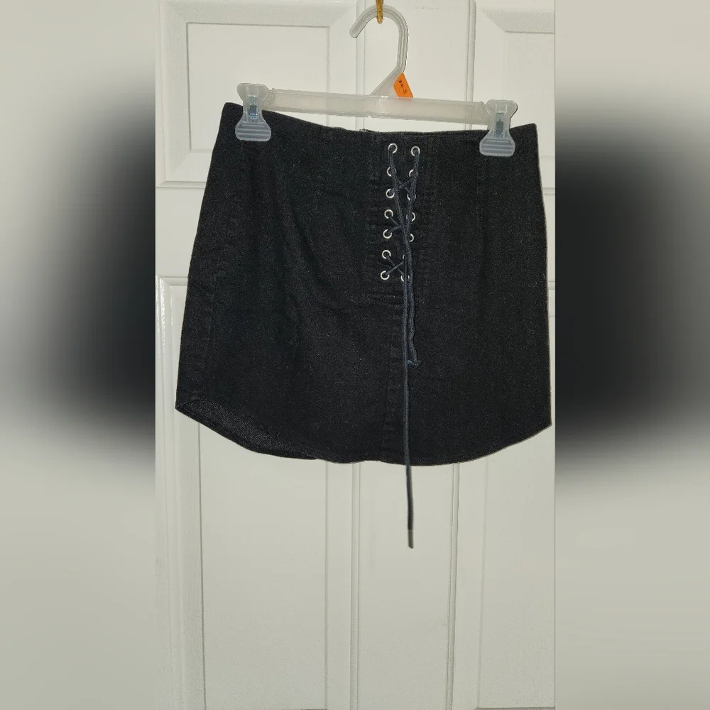 FOREVER 21 MINI SKIRT !! - Picture 1 of 3